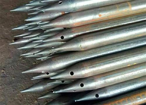 扎鲁特隧道钢花管现货